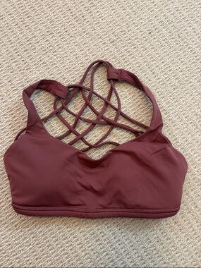 lululemon free to be wild bra size 2— Maroon